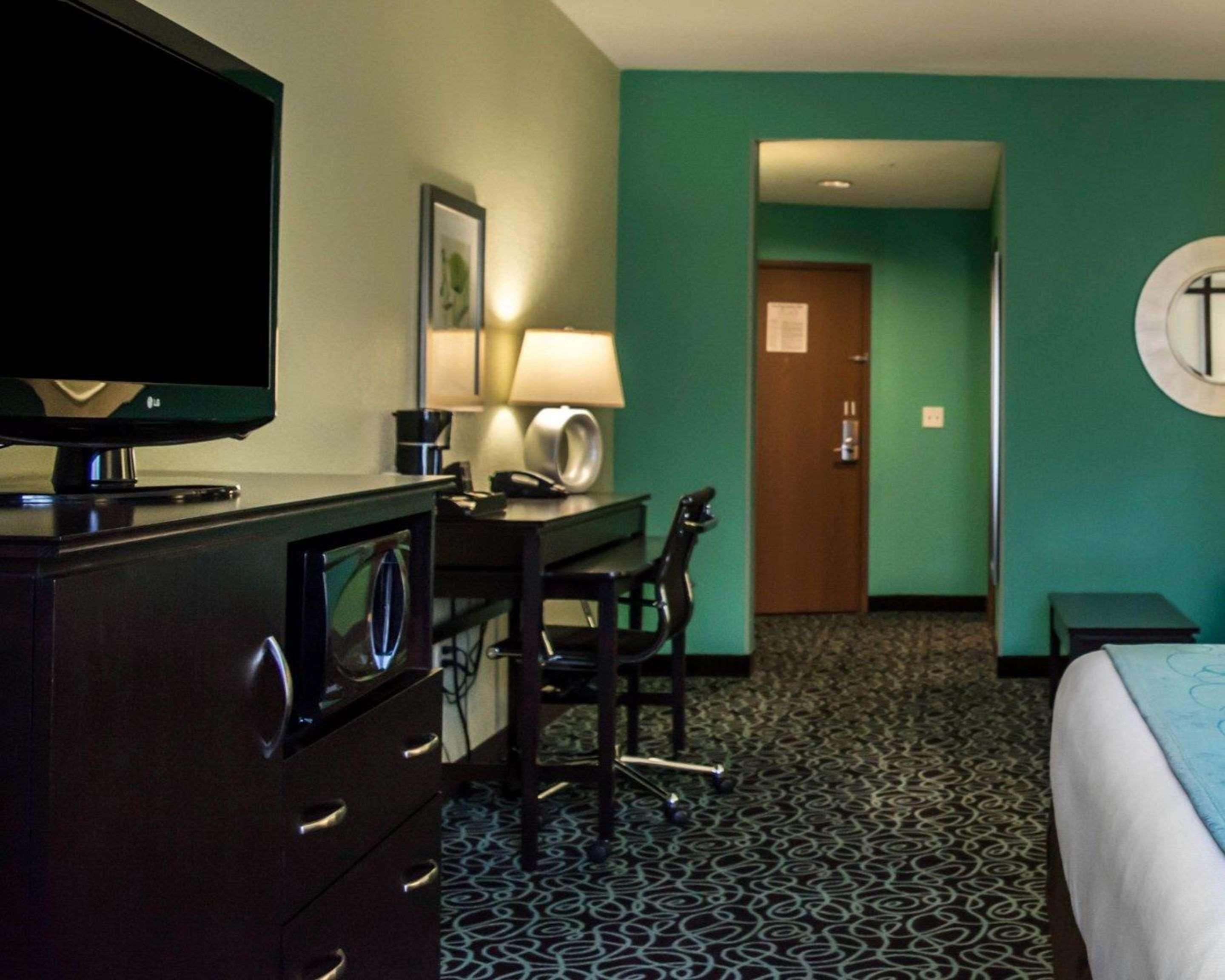 Hampton Inn By Hilton Tampa Fairgrounds Casino Exteriör bild