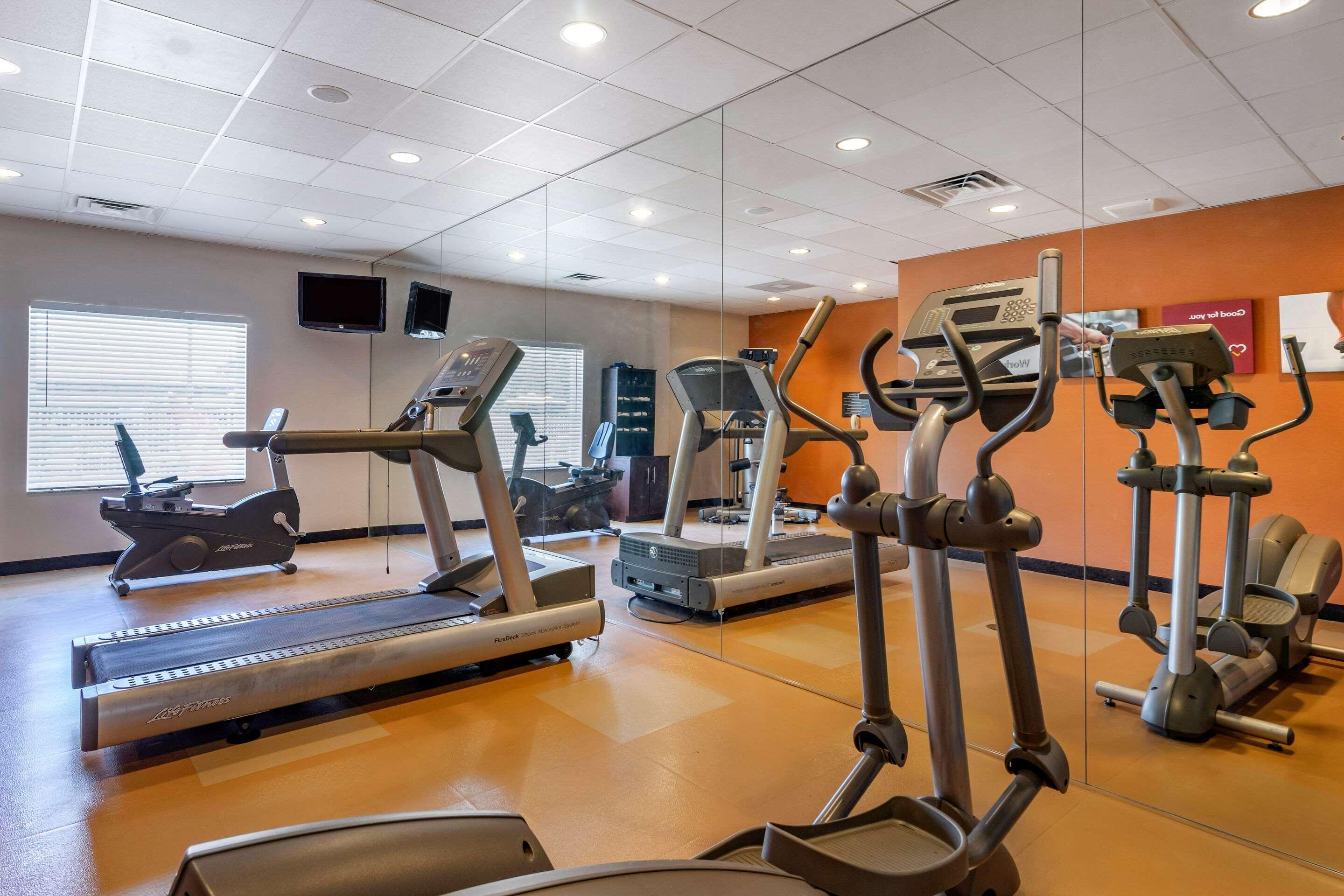Hampton Inn By Hilton Tampa Fairgrounds Casino Exteriör bild